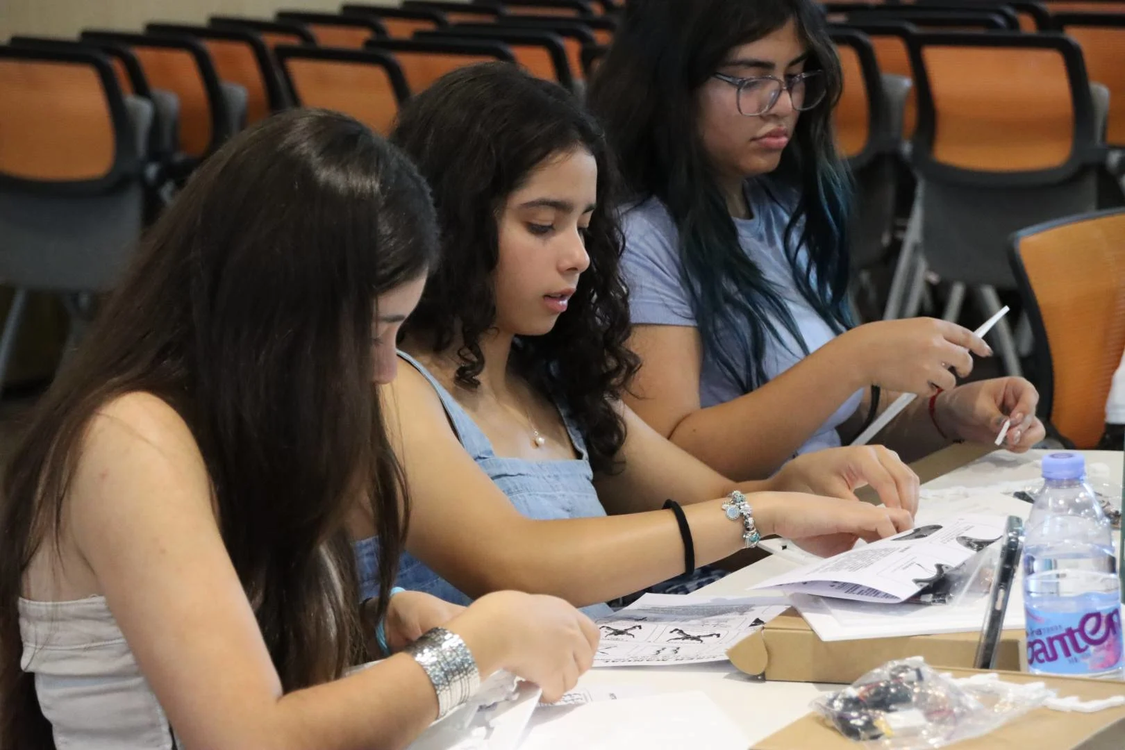 Panama engineering and ecology learning scene